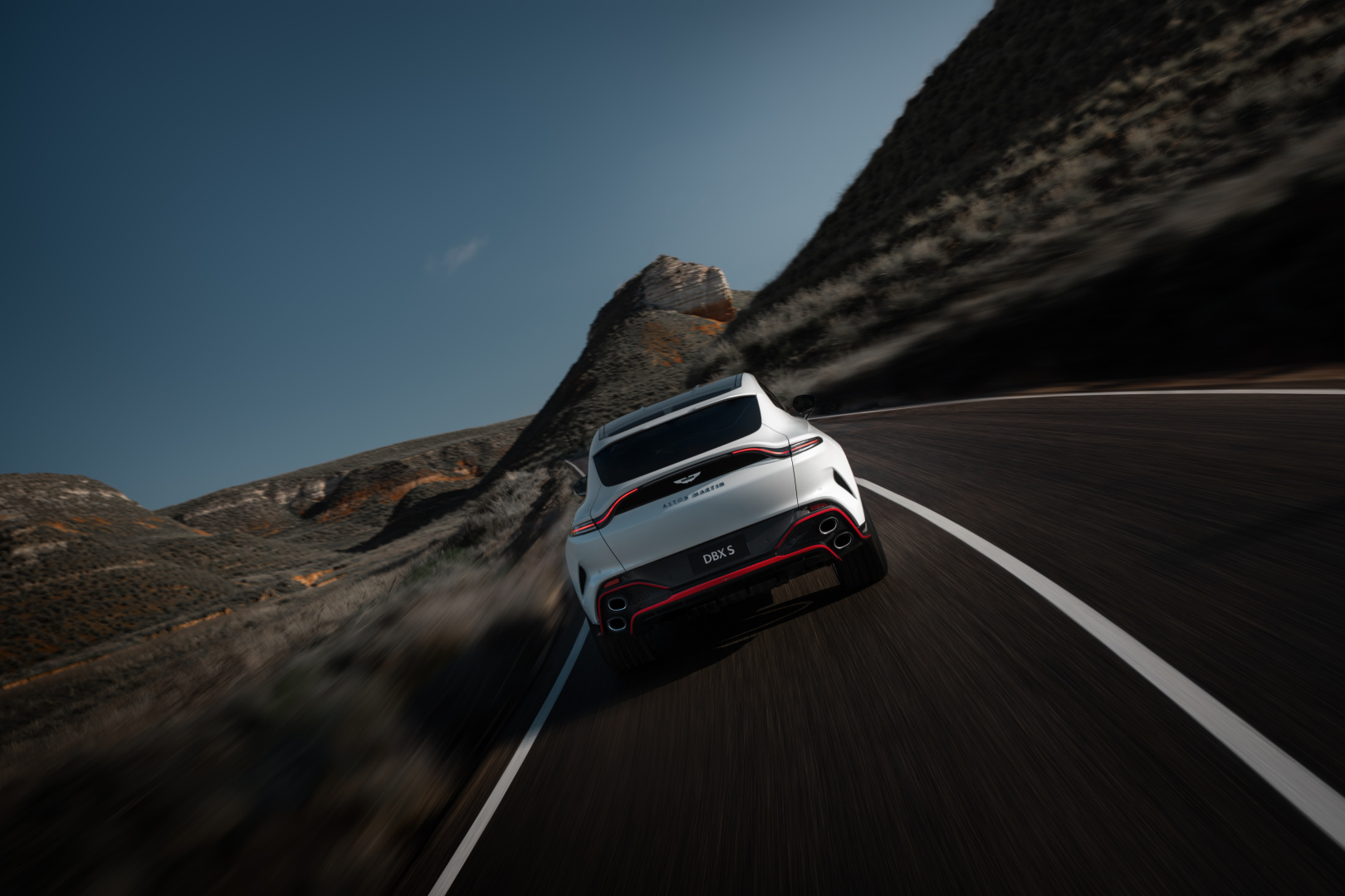 SMALL_Aston Martin DBX S_4